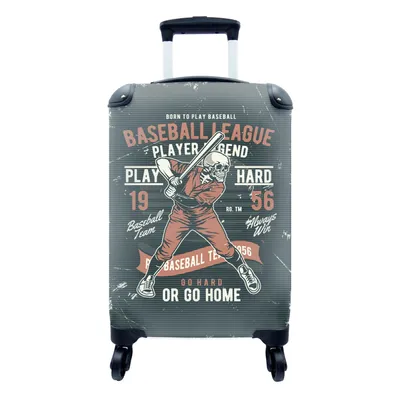Produktbild von MuchoWow® Koffer Handgepäck Trolley Rollkoffer Kleine Reisekoffer mit 4 Rollen - Vintage - Totenkopf - Baseball - Cabin Size < 55x40x23 cm & 55x40x20 cm - Fotokoffer - Kabinenkoffer - Boardgepäck - Reise-Box - Reisekoffer - Reisegepäck - Koffer mit Bild - Trolley für Kinder