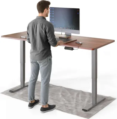 Produktbild von DESKSPACE PRO Plus Elektrisch höhenverstellbarer Schreibtisch, 180x80 cm Stehpult mit Memory-Funktion, Mahagoni Tischplatte, Graues Gestell