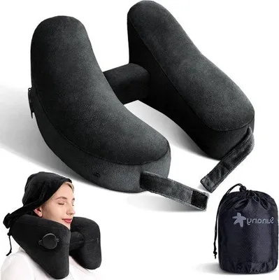 Produktbild von Aufblasbares Nackenkissen mit Kapuze – Tragbare Nackenstütze für lange Flüge – Samtbezug – Reiseaccessoire für besseren Schlaf