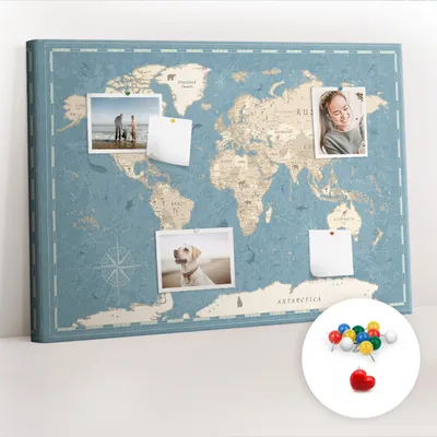 Immagine prodotto di Bacheca in sughero con puntine - Bacheca con puntine per foto e appunti - 100x70 cm - Puntine colorate, 100 pezzi - Mappa del mondo in stile vintage