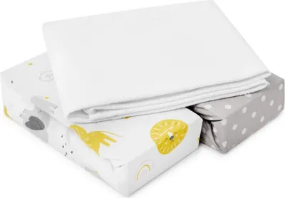 Produktbild von FlyIdeas 3-teiliges Spannbettlaken-Set für Kinderwagen, Stubenwagen & Moseskörbe 75x35 cm – 2 Baumwoll-Spannbettlaken 1 wasserdichter Matratzenschoner