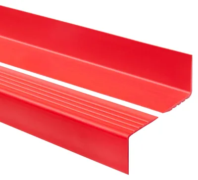 Obrázek produktu pro QUEST Schodišťový výstražný profil z PVC 50x50 mm, 1.5m podle ASR, ochrana schodišťových stupňů, RGP-O, Červená