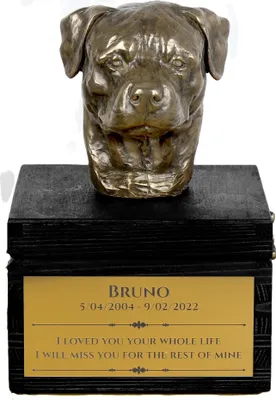 Image de Rottweiler - une urne avec gravure et sculpture de chien, dernier adieu, produit artisanal de la marque Art-Dog
