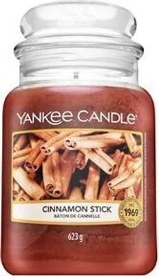 Produktbild von Yankee Candle Duftkerze Cinnamon Stick, Orange-Braun, 623g, 16,8 cm H x 10,7 cm B x 10,7 cm T, 110-150h Brenndauer, wiederverwendbares Glas, traditionelles Design