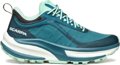 Trailrunning-Schuhe für Damen in Türkis von Scarpa; Modell Golden Gate ATR GTX Wmn; mit griffiger Sohle und atmungsaktivem Obermaterial.