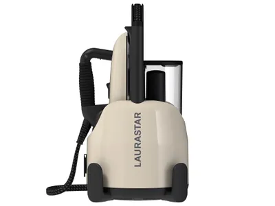 Produktbild von Laurastar Lift Plus Silky Beige, 3-in-1 Bügelstation, Entknittert, Bügelt & Reinigt, Hygienischer Dampf, Alu-3D Sohle, Vertikales Bügeln