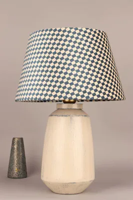 Produktbild von Opviq, Hochwertige Tischlampe mit Keramikkörper, Samtoberteil, Ø35 h:23 cm, Höhe: 52 cm | E27 Fassung, max. 40 W | Rustikales Design für stilvolle Wohnräume, IP20.
