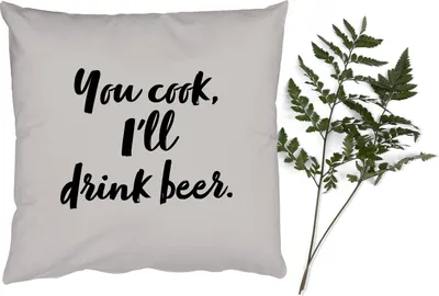 Produktbild von MuchoWow® Zierkissen Sofakissen Wohnzimmer Dekokissen 50x50 cm Zitate - Sprichwörter - Bier - Kochen - Du kochst, ich trinke Bier - Komfort - Sofakissen