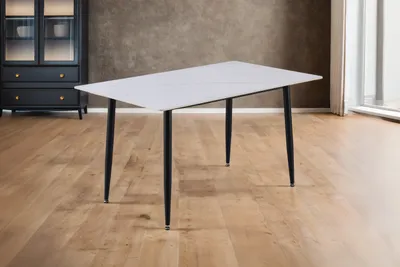 Produktbild von Refurbished Möbelretoure Esstisch 140 x 80 cm weiß matt Keramiktisch 4-Fuß-Gestell schwarz GÖTEBORG