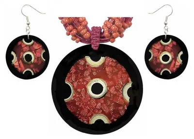 Produktbild von Set aus Hals-Kette und Ohrringen mit Muschel