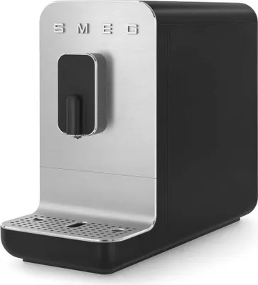 Obrázek produktu pro Smeg BCC11BLMEU, Espresso kávovar, 1,4 l, Kávová zrna, Mletá káva, Vestavěný mlýnek, 1350 W, Černá