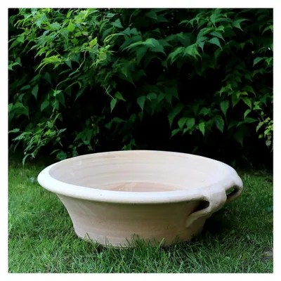 Produktbild von Terracotta Pflanzschale Crocus 40cm - In 100% Handarbeit gefertigtes Unikat - Der ideale winterfeste Pflanzbehälter für den Garten & Außenbereich