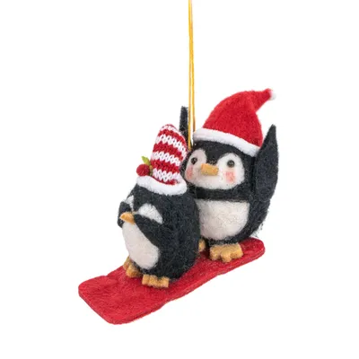 Produktbild von Pinguinen Schlitten Filz Weihnachthänger - Sass & Belle
