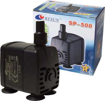 A black Resun SP-500 submersible pump is shown in front of its packaging box.