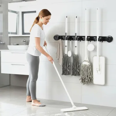 Produktbild von Besenhalter Wandhalterung, Ohne Bohren Abnehmbarer Saugnapf, Gerätehalter Wandhalterung mit 4 Halter und 5 Haken, Wandmontierter Werkzeughalter für Küche, Badezimmer, Garage, Garten