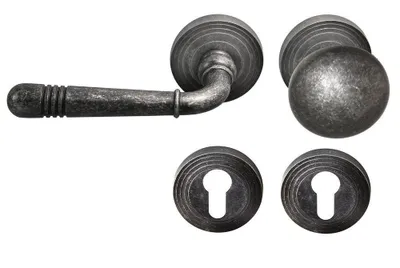 Produktbild von Türbeschlag 1663 Helena R WE-Links Antik Grau Türklinke
