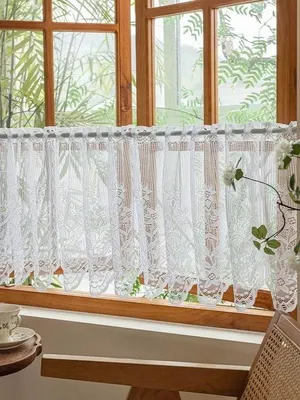 Obrázek produktu pro Krátké tyllové závěsy s květinovým vzorem – bílé závěsy v rustikálním stylu – krátké závěsy do kuchyně
