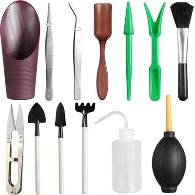 Obrázek produktu pro 13PCS Mini zahradní ruční nářadí Bonsai Sukulenty Miniaturní sada nástrojů pro výsadbu Mini nástroje pro péči o zahradní rostliny Řezák na listy Hrábě Lopaty Lahve na zalévání