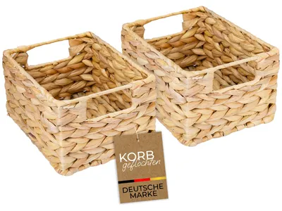 Produktbild von HMF Aufbewahrungskorb geflochten aus Wasserhyazinthe, dekorativer Korb mit Tragegriffen zur Aufbewahrung für Badezimmer Küche und Wohnbereich, 2er Set, Größe S, 22 x 17 x 12 cm, Naturfarben, KI-generiertes Bild