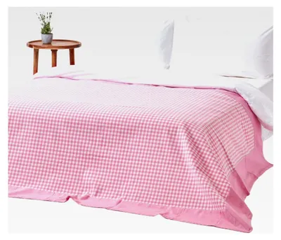 Produktbild von Karierte Tagesdecke in Rosa, Wohndecke/Überwurf aus 100% Baumwolle, 225 x 255 cm