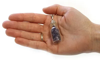Imagen del producto de Collar con piedras preciosas en un frasco - Amatista