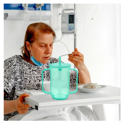 Produktbild von Trinkbecher für Menschen mit Behinderungen mit geneigtem Mundstück, auslaufsicherer Becher für Senioren und Schwangere, erstickungssicherer Becher