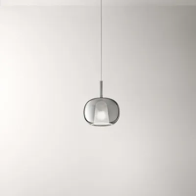 Obrázek produktu pro Závěsné svítidlo z borosilikátového skla 8248, zrcadlový vzhled kouřového skla, průměr 22,5 cm, patice E27, moderní a elegantní design – Perenz