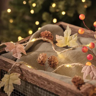Lichterkette Herbstblätter & Tannenzapfen, 20 warmweiße LEDs, Timer