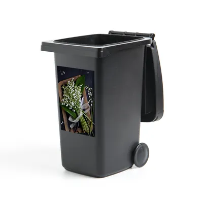 Obrázok produktu pre MuchoWow® Nálepka na odpadkový kôš - Kytica konvaliniek - 60x40x0.1cm