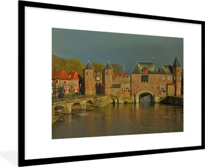 Produktbild von MuchoWow® Gerahmtes Poster Poort - Niederlande - Amersfoort 90x60 cm - Poster mit Schwarzem Bilderrahmen Wandposter Rahmen Foto Bilder - Wanddekoration - Fotos