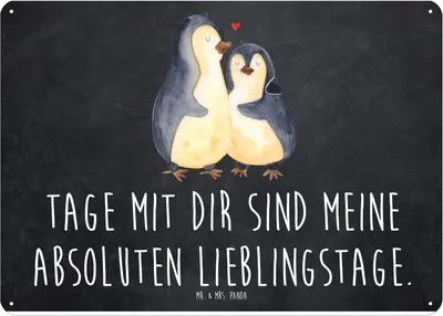 Produktbild von Mr. & Mrs. Panda Schild Pinguin umarmen DIN A4 - Kreidetafel - Geschenk, Liebesbeweis, Blechtafel, Hochzeitstag, Blechschild, Wandbild, Liebe, tafel, Hochzeit, Wandschild