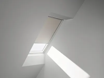 Produktbild von VELUX Verdunkelungsrollo uni beige manuell Rahmen aluminium DKL Y21 1085S