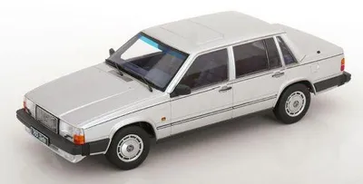 Produktbild von Triple 9 1:18 Volvo 760 (1985) - silver 1800535