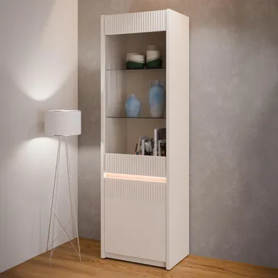 Produktbild von Forte OAK SQUERE Vitrine 60, elegante Wohnzimmervitrine mit 2 Türen, Glasfront und Beleuchtung, Holzwerkstoff, Mauvella Eiche Holzdekor/Sand, 60,6 cm breit x 197,9 cm hoch x 41,5 cm tief
