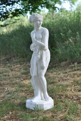 Produktbild von Shy Woman Figure Antique Style Designer Any Room Figure Sculpture New Decoration