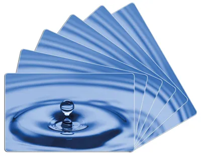 Produktbild von Wallario Frühstücksbrettchen 6er Set aus Glas, je 14 x 23 cm, mit rutschfesten Füßen, Motiv Wassertropfen im blauen Wasser