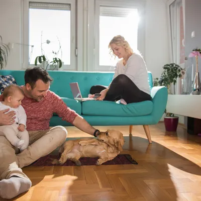 Produktbild von Relaxdays Flickenteppich, 60x100 cm, Baumwolle & Leder, handgewebt, schwarze Fransen, rutschfest, Fleckerlteppich, rot