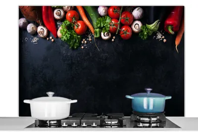 Produktbild von KitchenYeah®  Spritzschutz Küche - Küchenrückwand - Wandschutz für Herd und Spüle - Gemüse - Kräuter - Gewürze - Schwarz - Rustikal - Küche 120x80 - Alu-Dibond (Alternative zum Spritzschutz aus Glas)