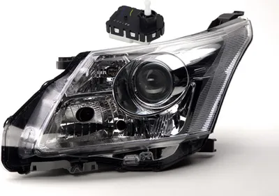 Zdjęcie produktu dla Johns, Reflektory główne do Toyota Avensis T27 09-11 HHB3 Lewe z serwomotorem 8117005310 8117005311