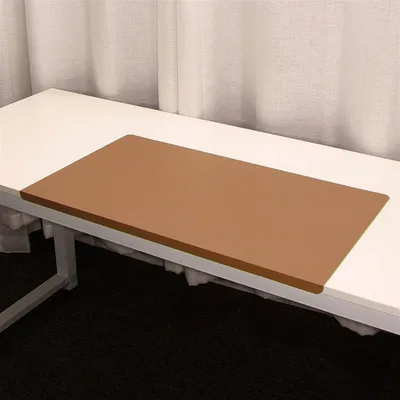 Produktbild von Schreibtischunterlage mit Kantenschutz, wasserdicht, rutschfest, Braun, 80 x 50 x 2 cm in Lederoptik