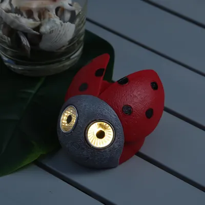 Produktbild von LED Solar Marienkäfer - Gartenfigur - 2 warmweiße LED - H: 7cm - D: 9cm - Lichtsensor
