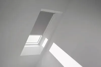 Obrázok produktu pre Zatemňovacia roleta na strešné okno VELUX elektrická DML M08 0705K sivá