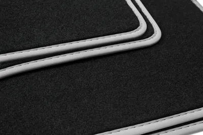 Produktbild von Fußmatten passend für Audi Q4 e-tron / Sportback ab Bj. 2021- Premium Automatten, Bandeinfassung:Silber