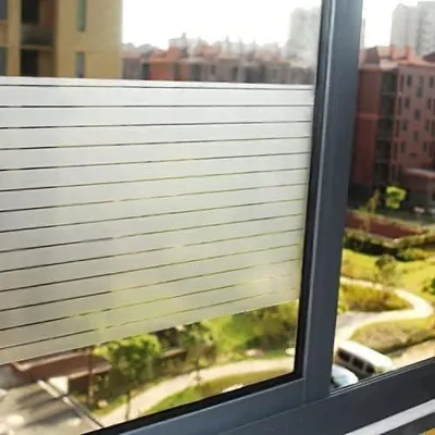 Produktbild von Lifetree Fensterfolie Statisch in Streifen Matt Sichtschutz UV 60x200 cm PVC