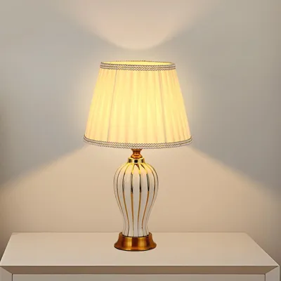 Zdjęcie produktu dla Nowoczesna lampka stołowa E27 w stylu retro, wykonana z ceramiki, biała lampka nocna z abażurem, dekoracyjne oświetlenie