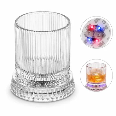Produktbild von Rotierendes Whiskeyglas mit LED Ambiente Licht, Kristall Tumbler 360° Drehbar, Vintage Rillen Design für Whiskey & Cocktails