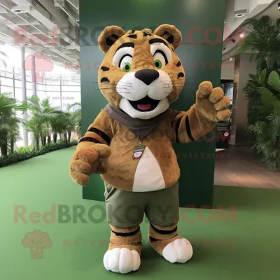 Produktbild von Maskottchen REDBROKOLY Kostümfigur Oliver Tiger bekleidet mit einem Poloshirt und Gürteln