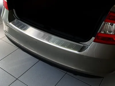 Produktbild von Schutzleiste für die Kofferraumkante Škoda Rapid 2012-2019 (Liftback, matt)