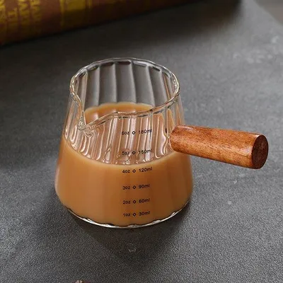 Produktbild von Espresso-Gläser 180 ml, Kaffeezubehör, V-förmige Öffnung, geribbelte Milchschaumkanne, Glasmaßbeker