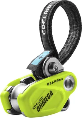 Grünes Sicherungsgerät Ohmega von Edelrid mit schwarzem Textilband und Metallrollen